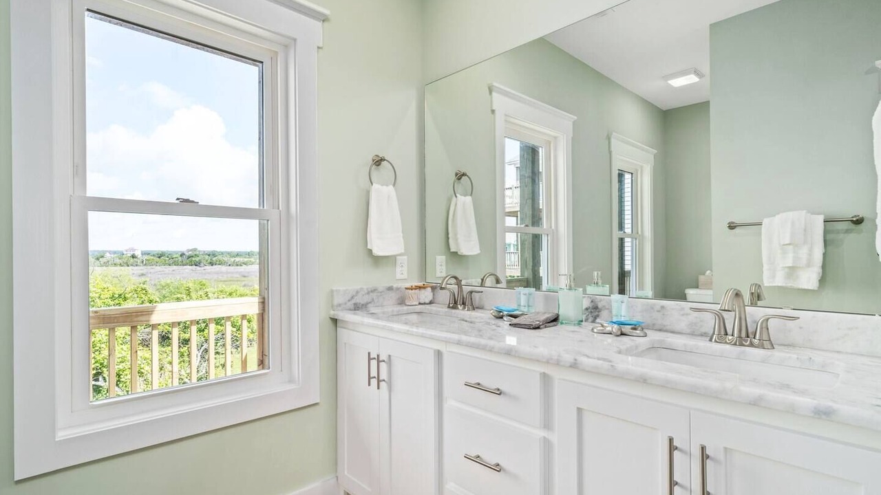 Photo of Bedroom in North Topsail Beach