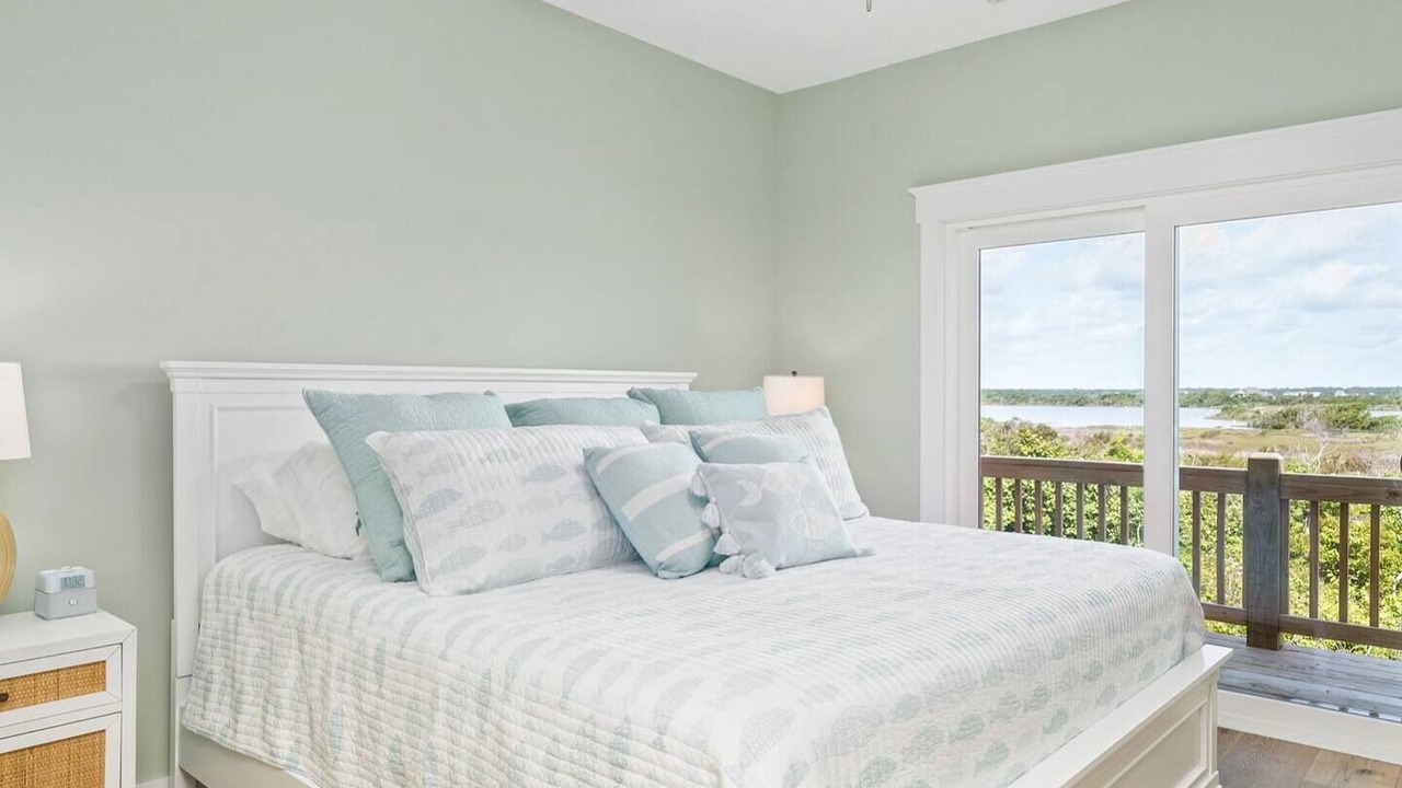Photo of Bedroom in North Topsail Beach