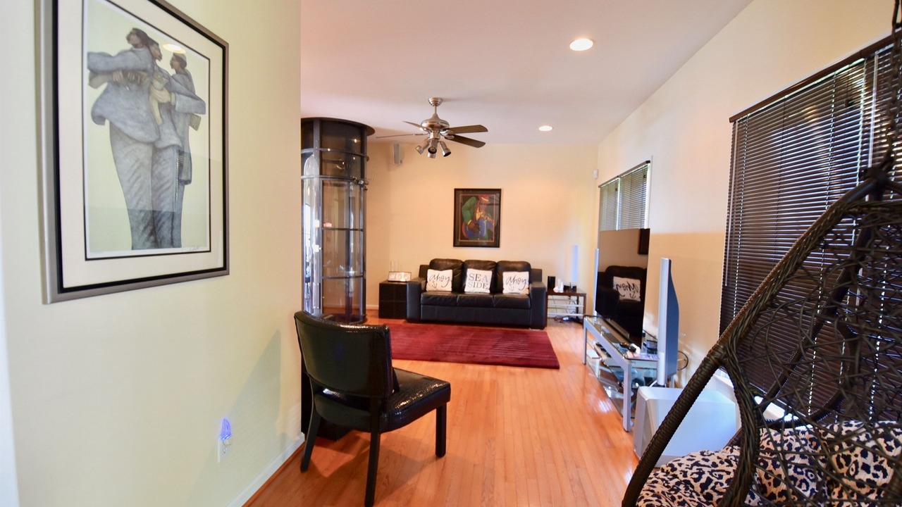 Photo of Livingroom in Royal Oak