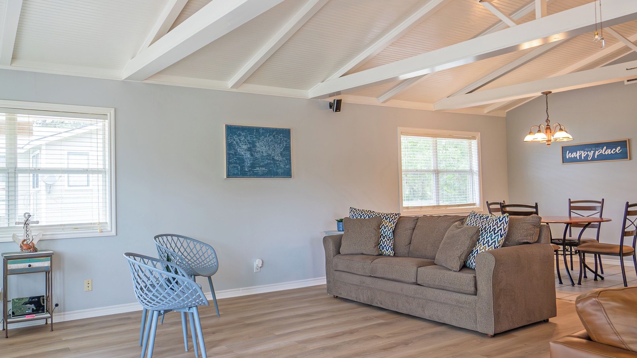 Photo of Livingroom in Cedar Lane