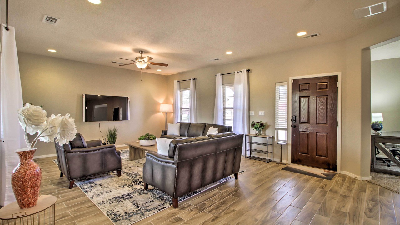 Photo of Livingroom in Mesa Del Sol Innovation Park