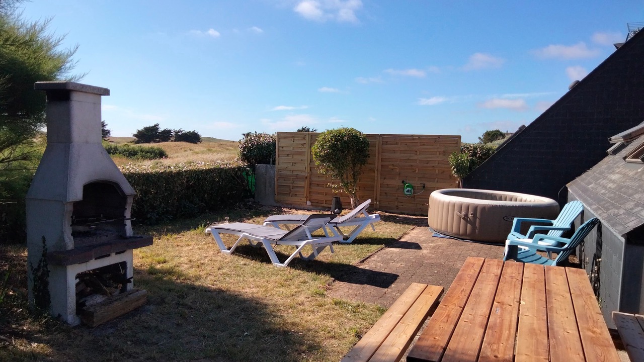 Photo of Outdoor in Surtainville