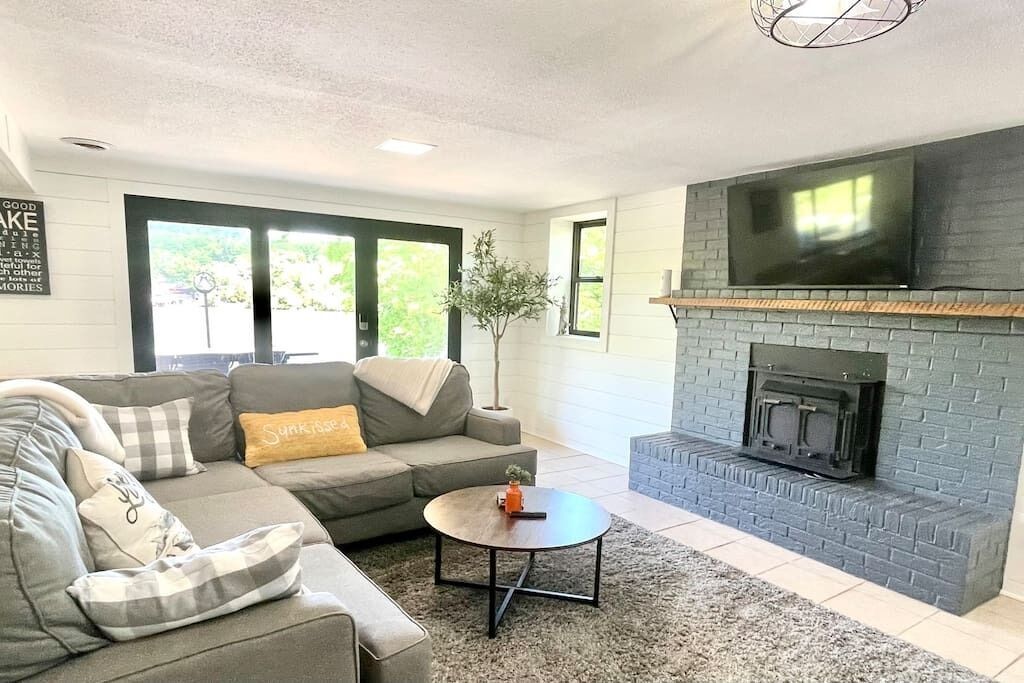 Photo of Livingroom in Gravois Mills