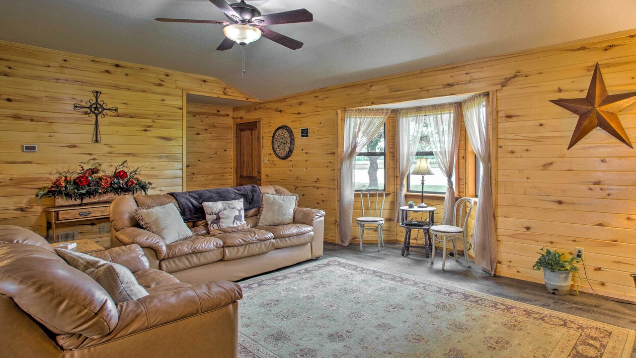 Photo of Bedroom in Emory