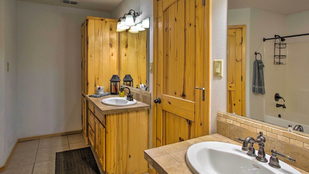 Photo of Bathroom in Emory