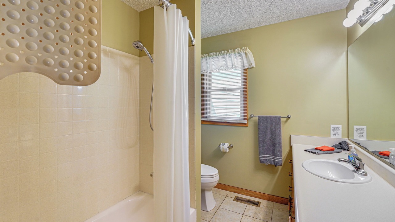 Photo of Bathroom in Grove