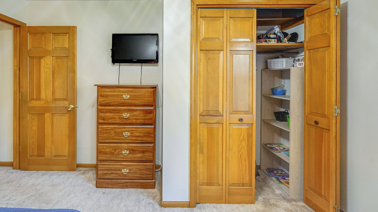 Photo of Bedroom in Grove