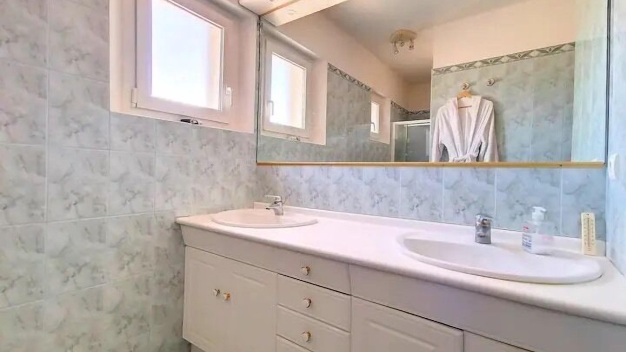 Photo of Bathroom in Molleges