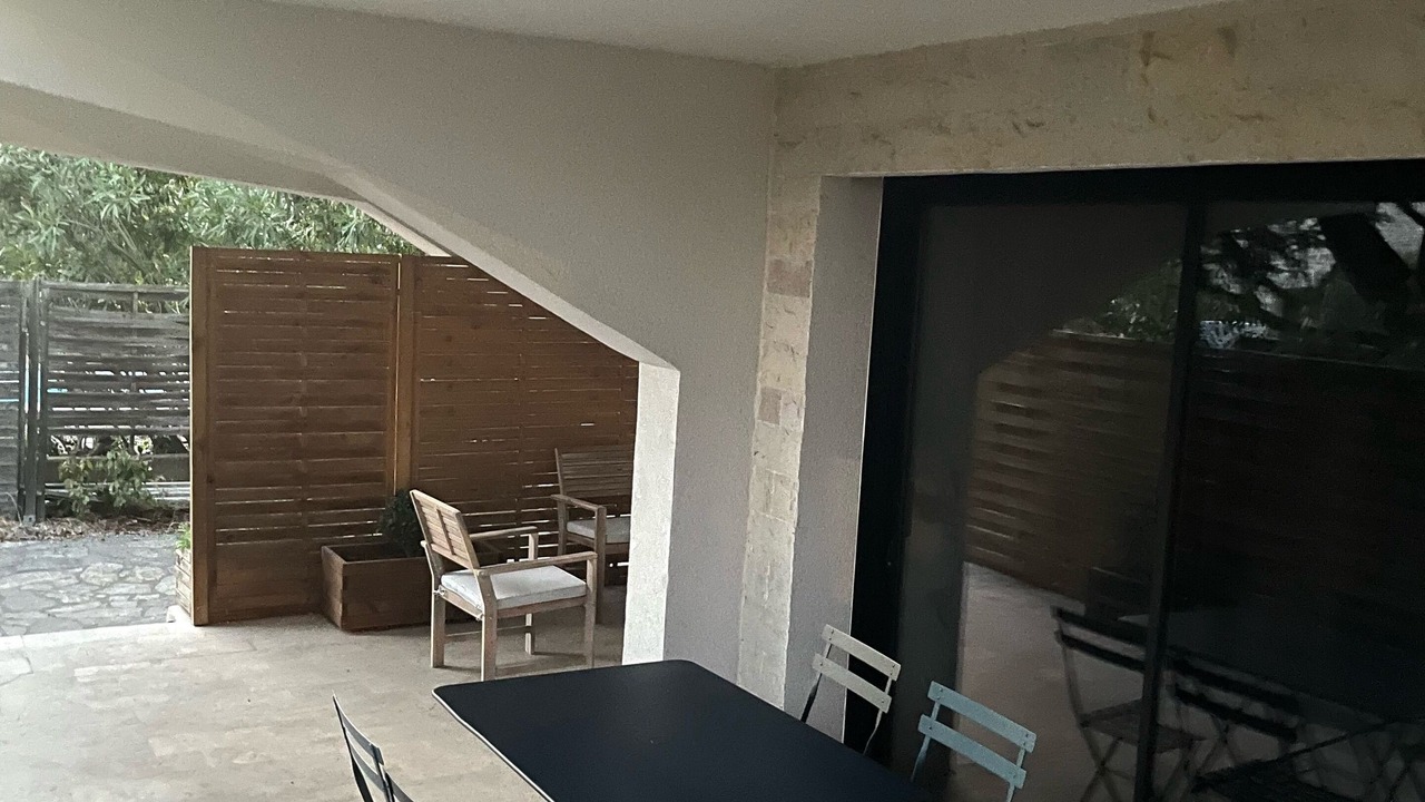 Photo of Outdoor in Hopitaux-Facultes