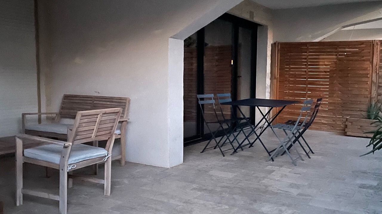 Photo of Outdoor in Hopitaux-Facultes