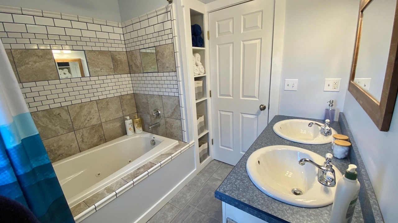 Photo of Others in Round Pond