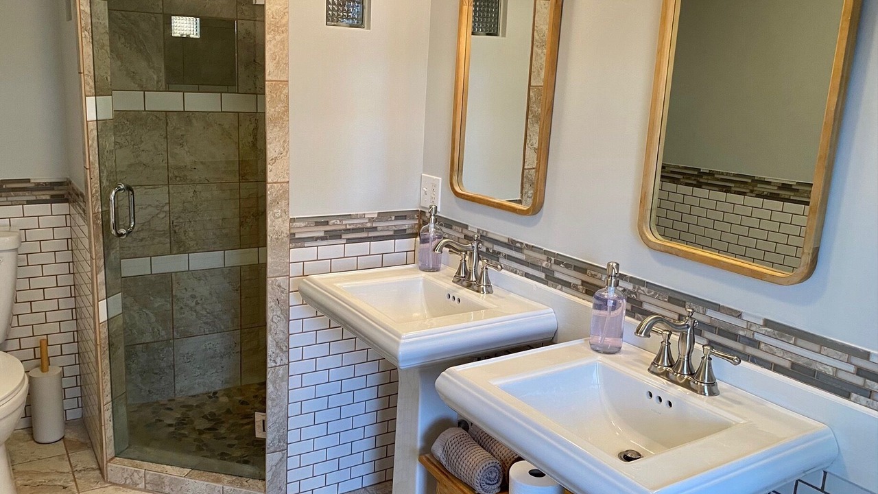 Photo of Bathroom in Round Pond