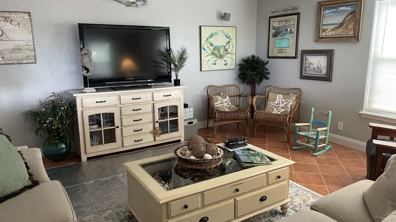 Photo of Livingroom in City-by-the Sea