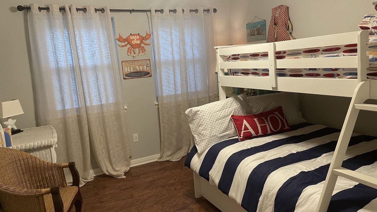 Photo of Bedroom in City-by-the Sea