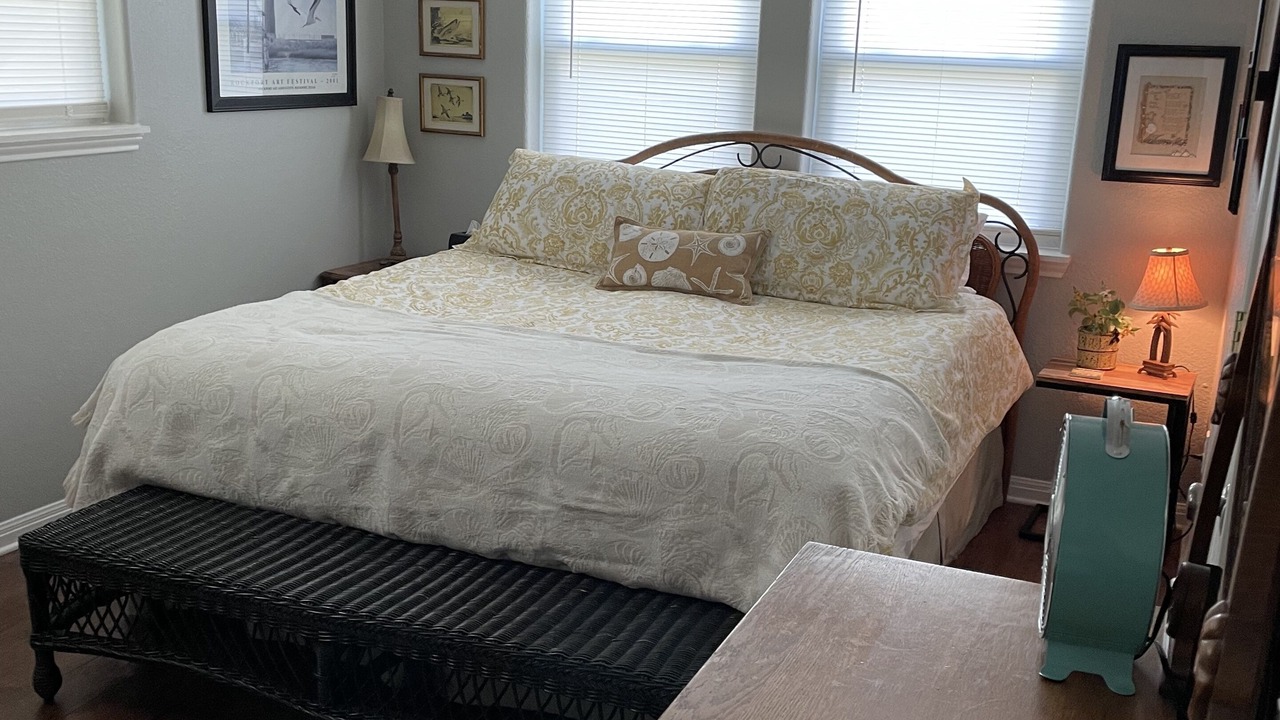 Photo of Bedroom in City-by-the Sea