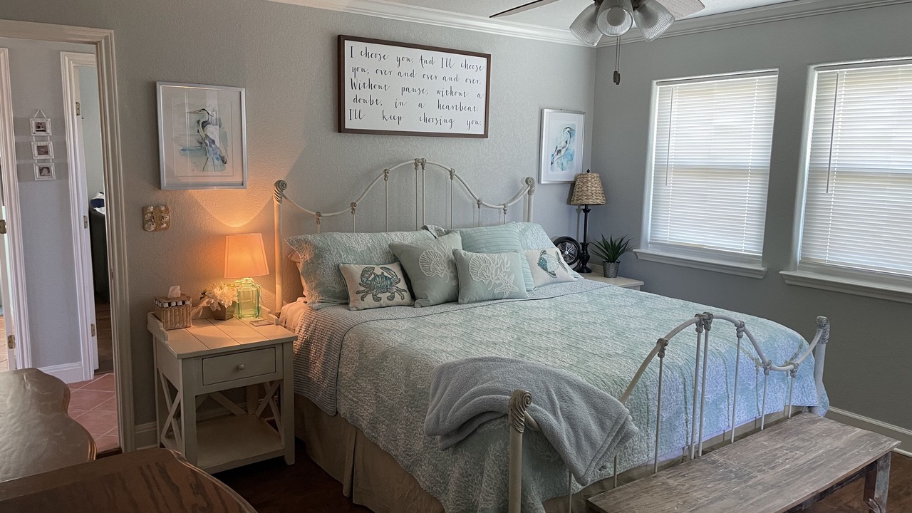 Photo of Bedroom in City-by-the Sea