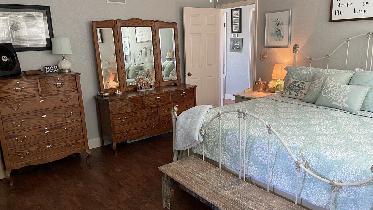 Photo of Bedroom in City-by-the Sea