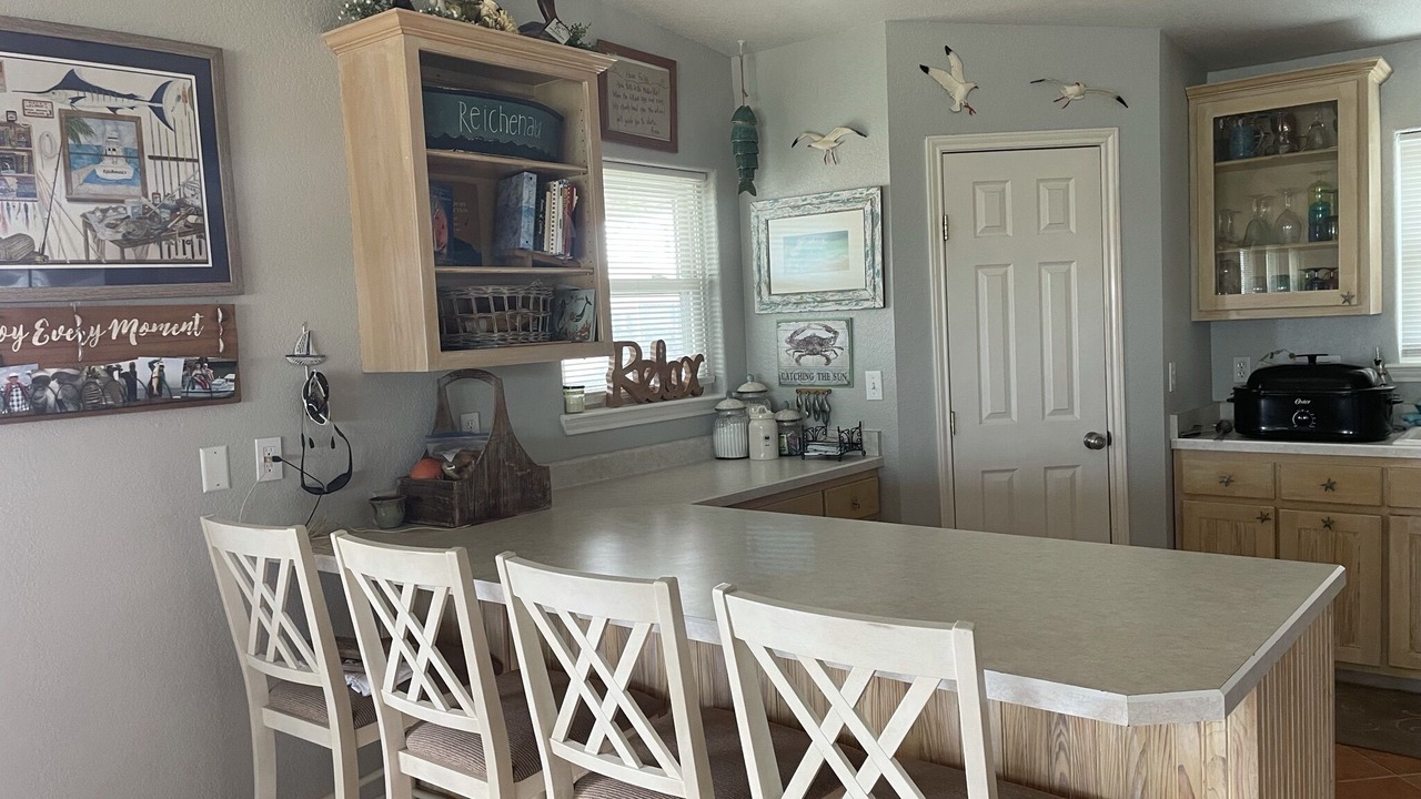 Photo of Kitchen in City-by-the Sea