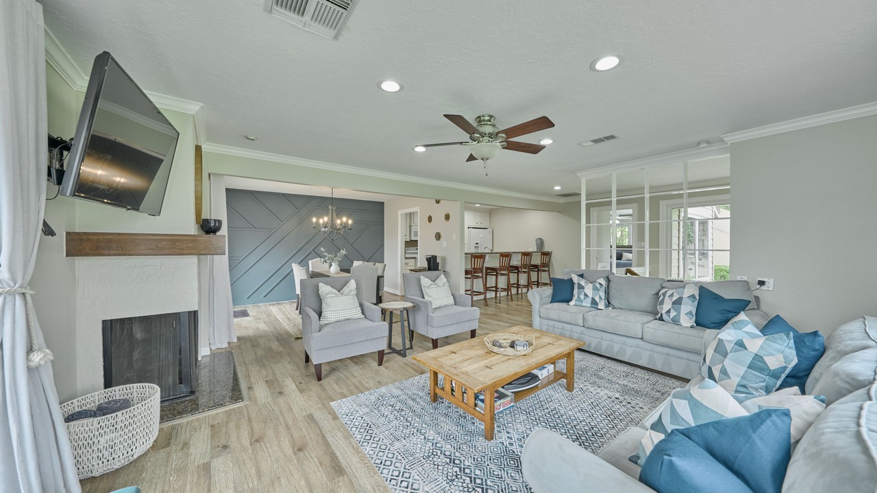 Photo of Livingroom in Walden on Lake Conroe