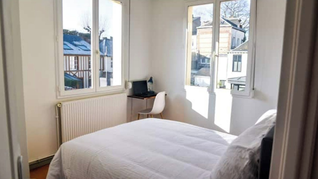Photo of Bedroom in Rouen City Centre