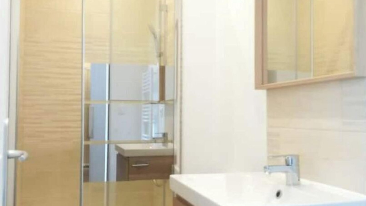 Photo of Bathroom in Rouen City Centre