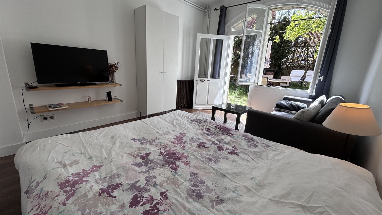 Photo of Bedroom in Clamart