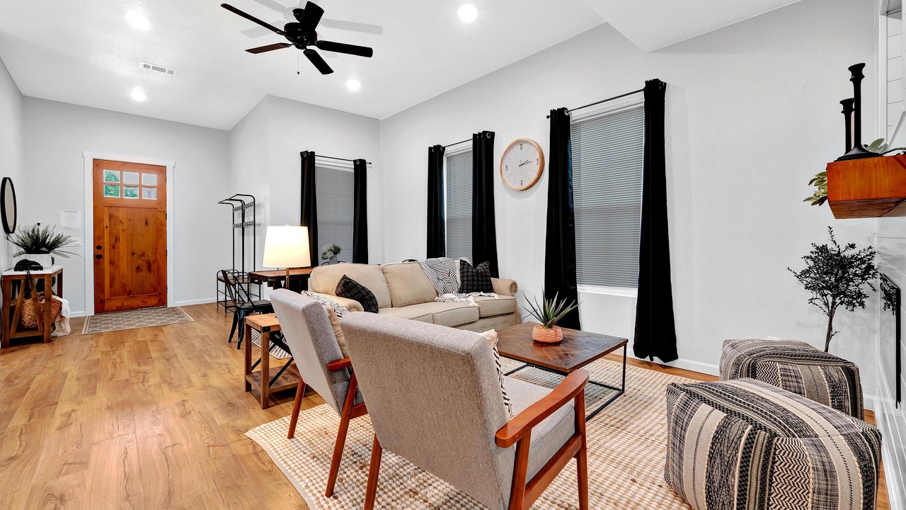 Photo of Livingroom in Brazos