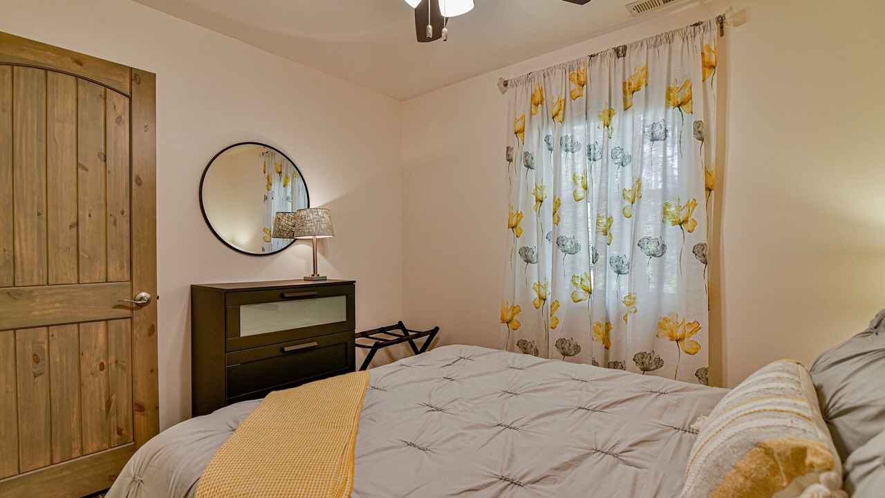 Photo of Bedroom in Oakley