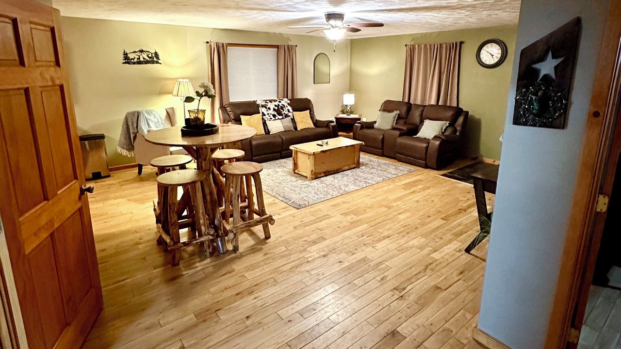 Photo of Livingroom in Redfield
