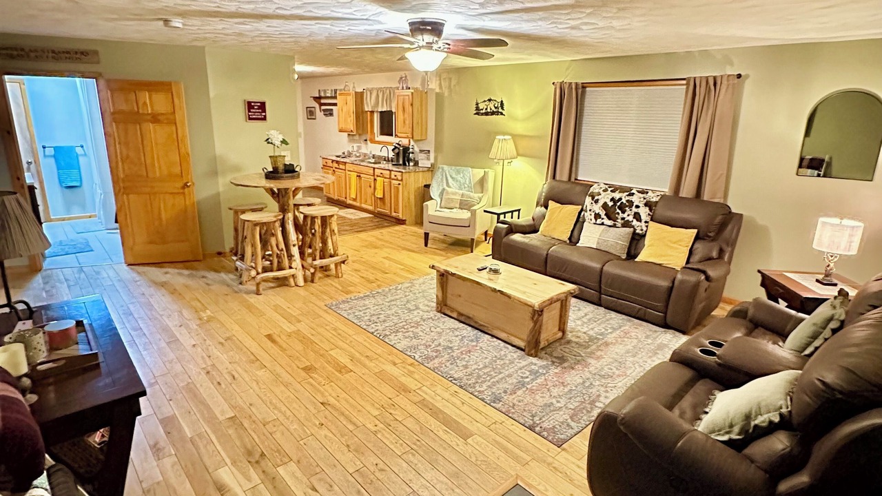 Photo of Livingroom in Redfield