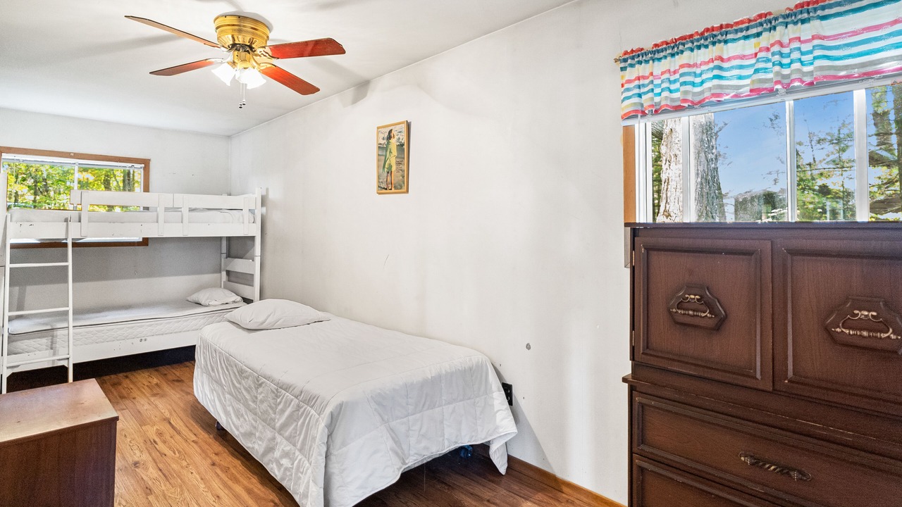 Photo of Bedroom in Gravenhurst