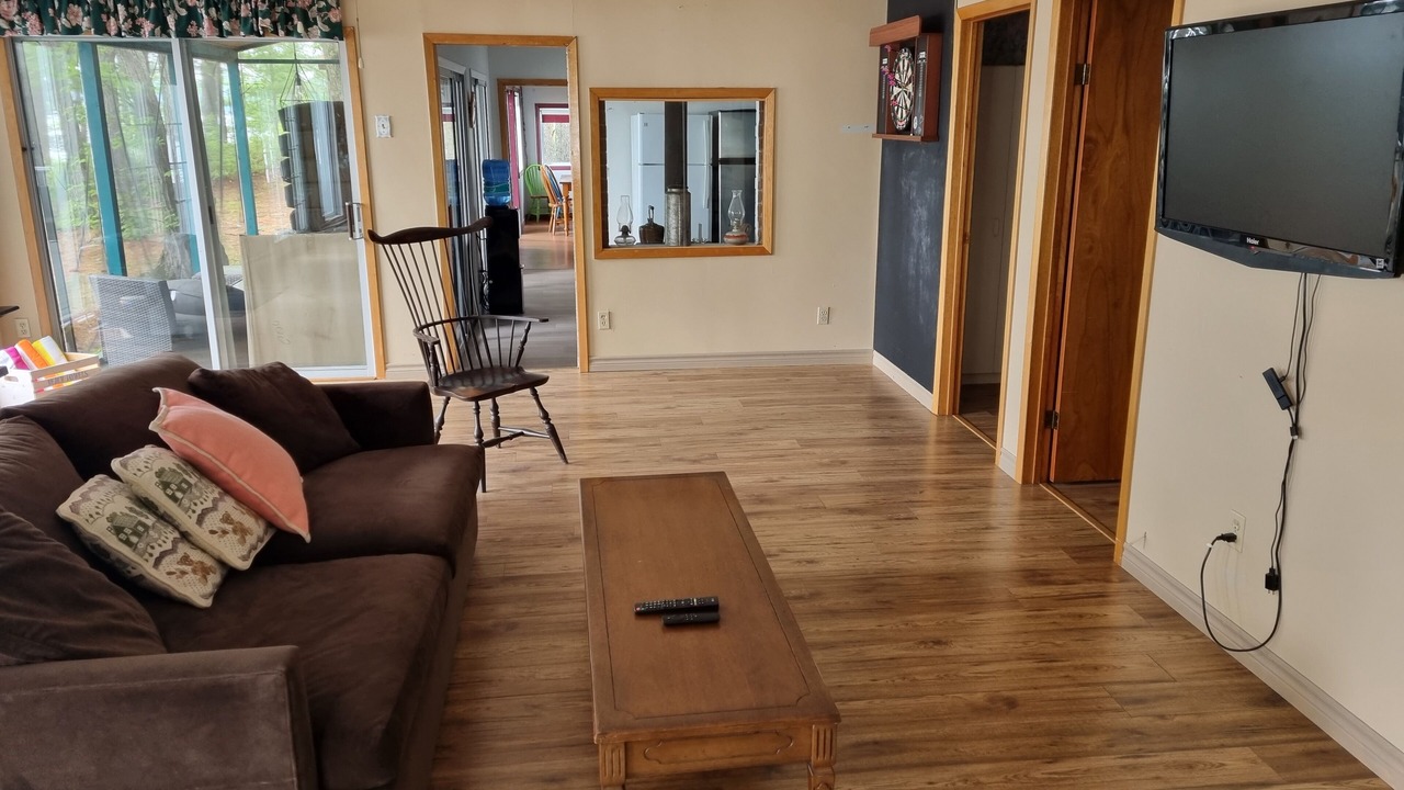 Photo of Livingroom in Gravenhurst
