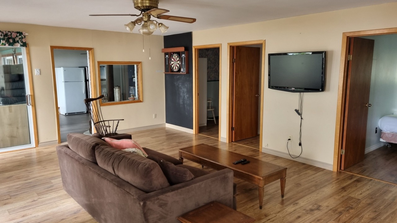 Photo of Livingroom in Gravenhurst