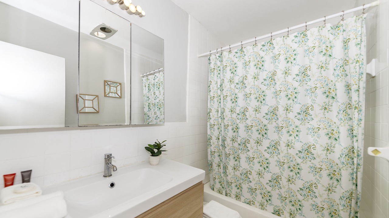 Photo of Bathroom in South Pointe