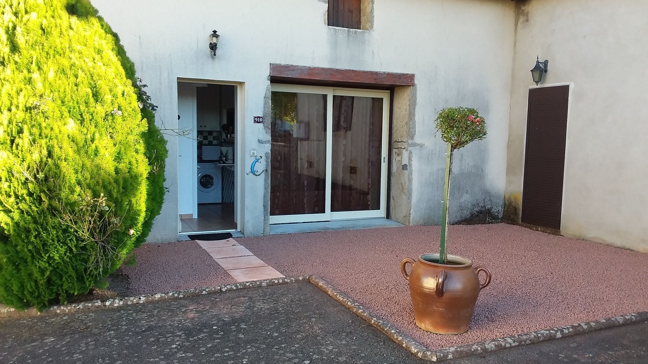 Photo of Outdoor in Saint-Julien-de-Civry