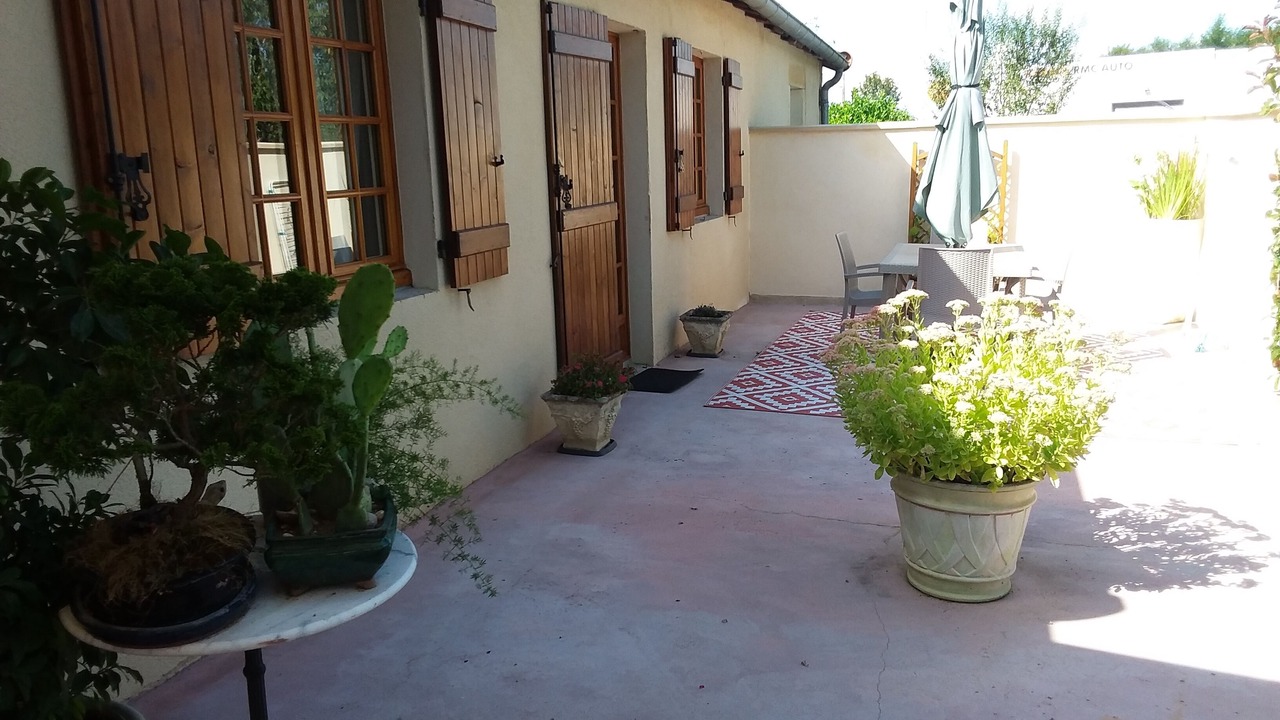 Photo of Patio Balcony in Saint-Julien-de-Civry