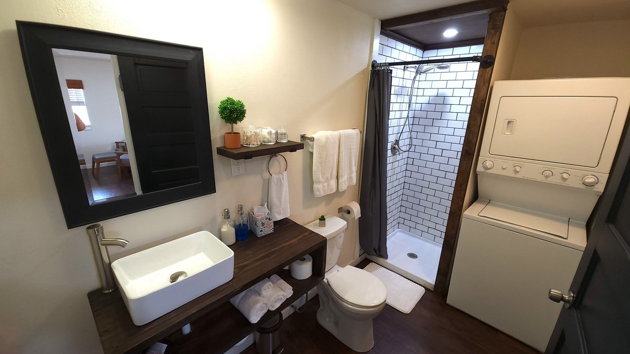 Photo of Bathroom in Electra
