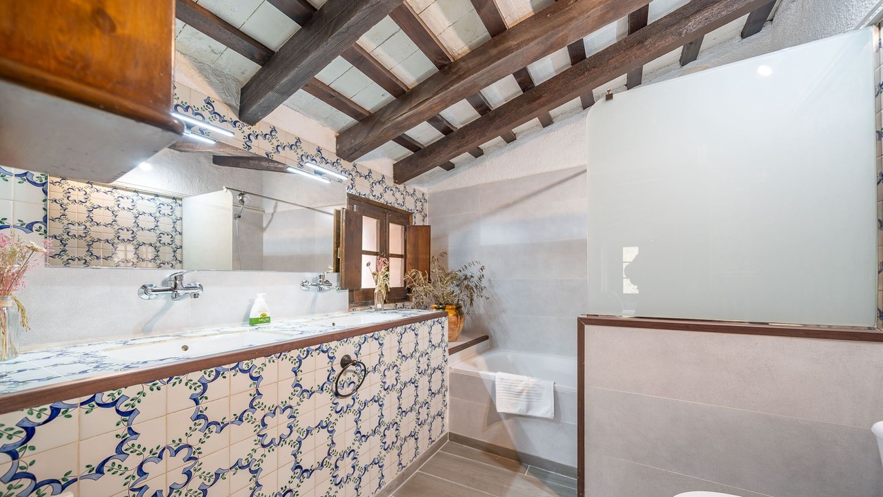 Photo of Bathroom in Llagostera
