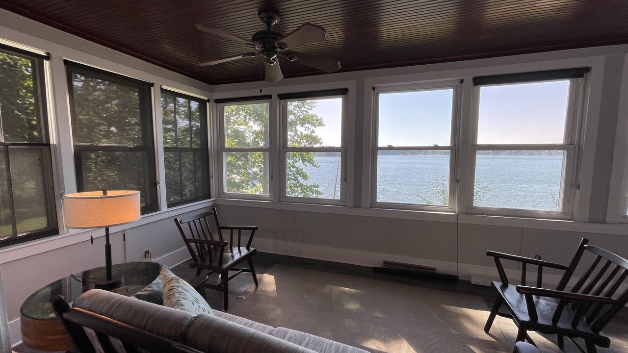 Photo of Livingroom in Paw Paw