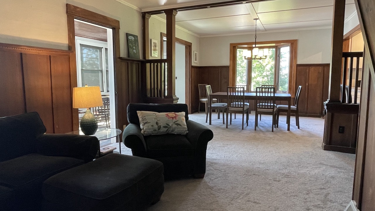 Photo of Livingroom in Paw Paw