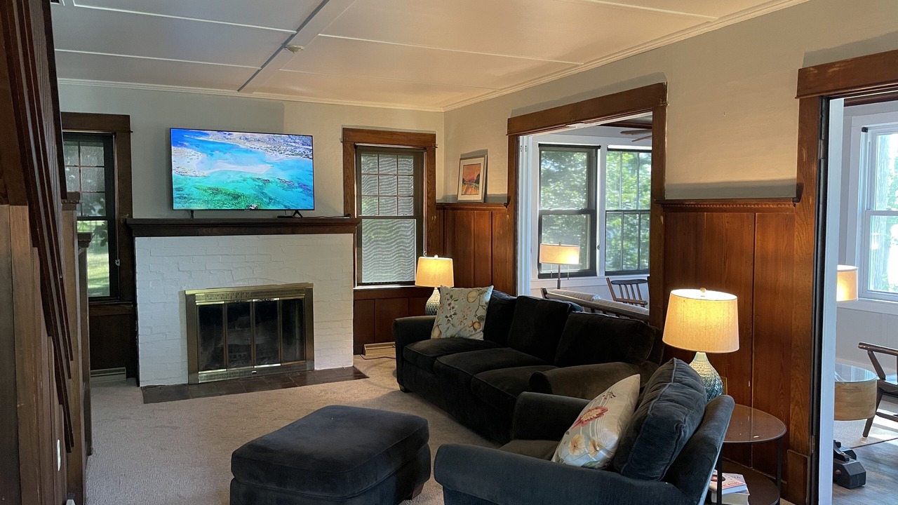 Photo of Livingroom in Paw Paw