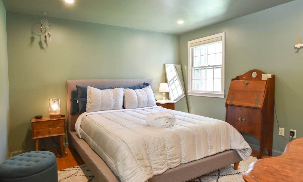 Photo of Bedroom in Marstons Mills