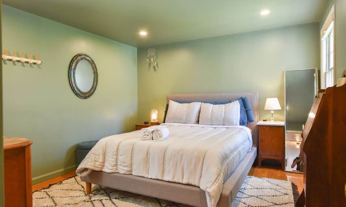 Photo of Bedroom in Marstons Mills