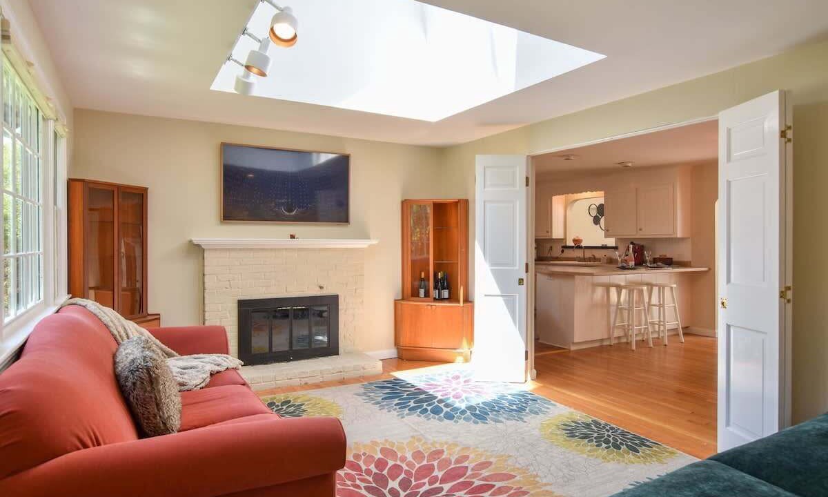 Photo of Livingroom in Marstons Mills