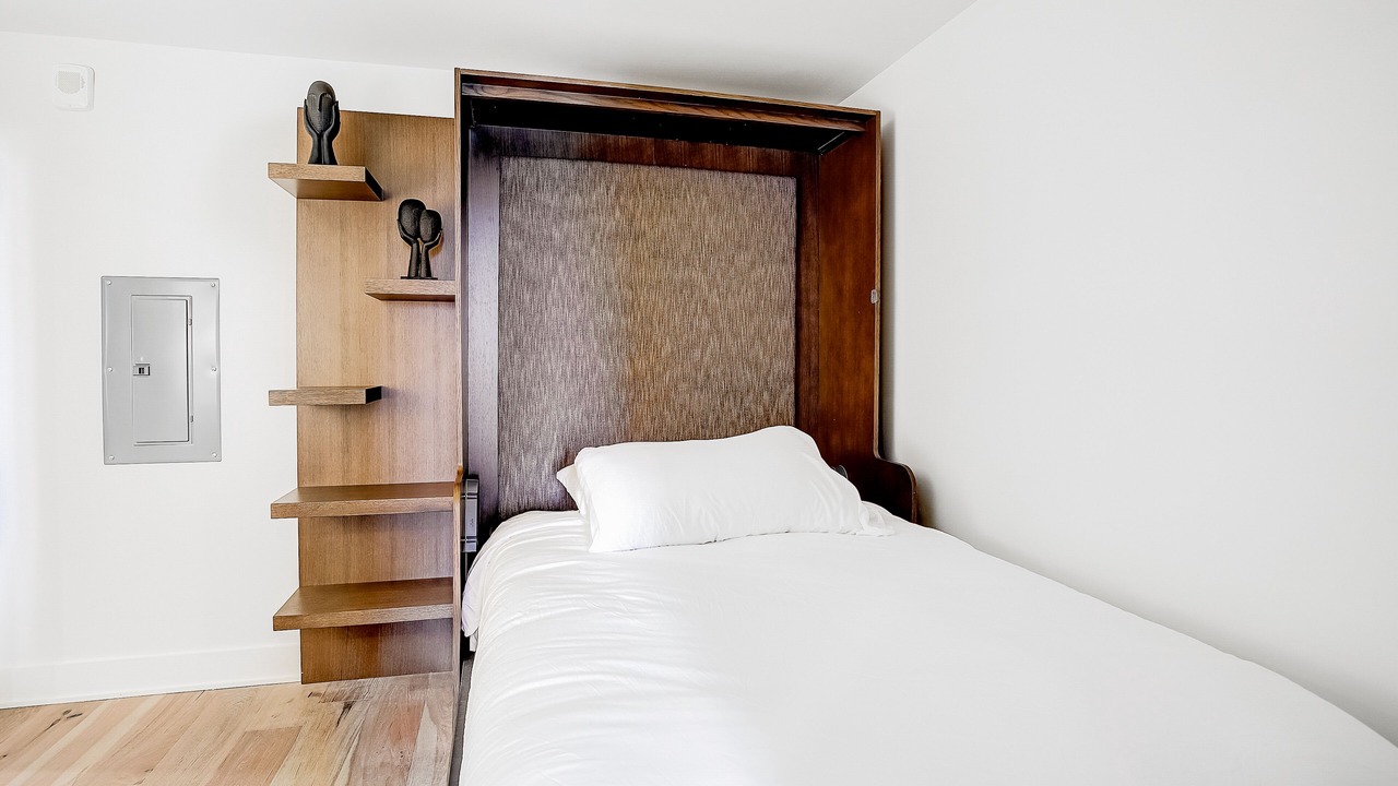 Photo of Bedroom in Rainey Street Historic District