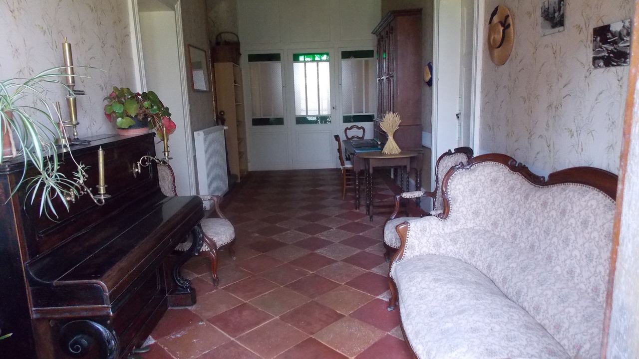 Photo of Livingroom in Saint-Etienne-de-Fougeres