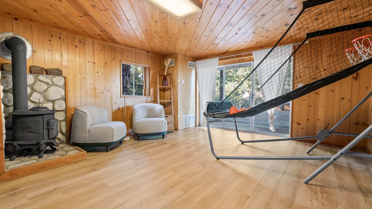 Photo of Bedroom in Pine Cove