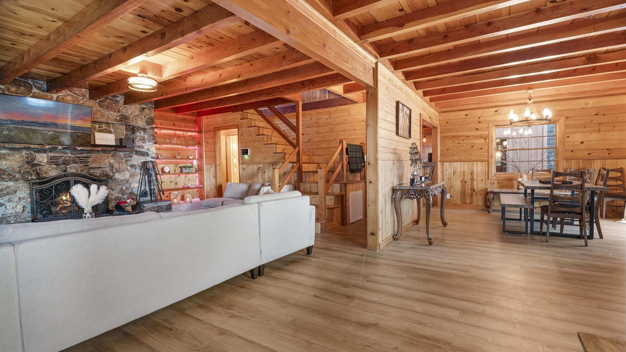 Photo of Livingroom in Pine Cove