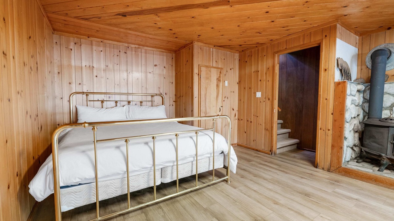 Photo of Bedroom in Pine Cove