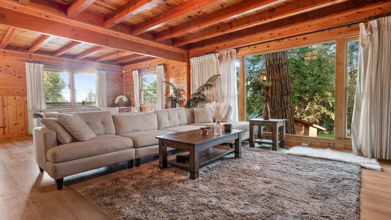 Photo of Livingroom in Pine Cove